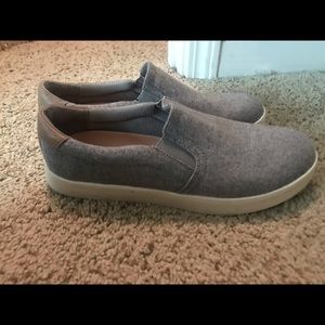 Grey dr scholls shoes